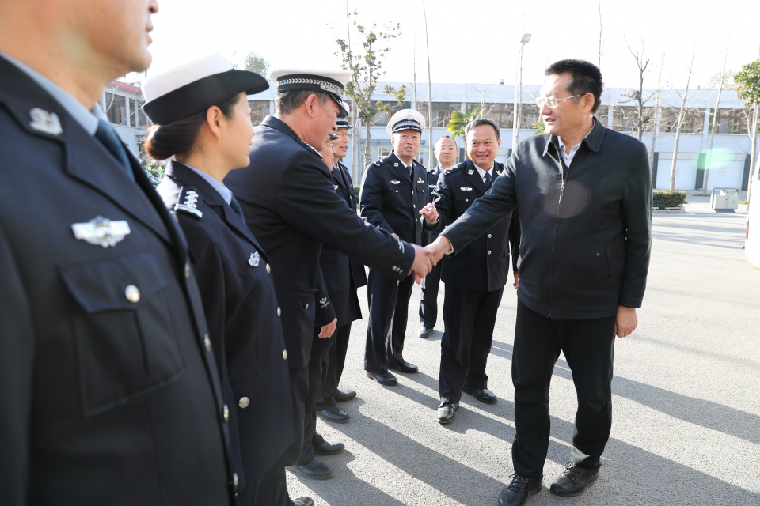 張新文同志到交警支隊視察指導工作