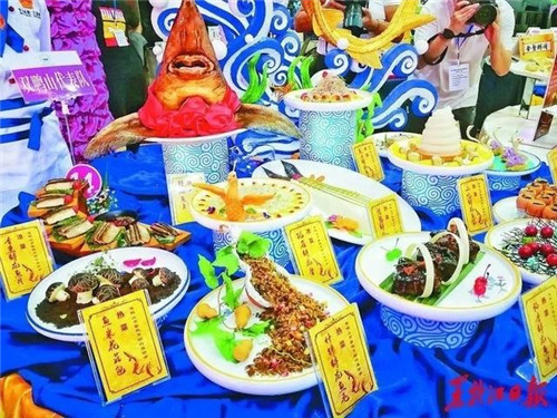 油炸冰棍、白肉血腸、榛蘑扣肉……龍菜，讓來黑龍江的中外游客大飽口福！