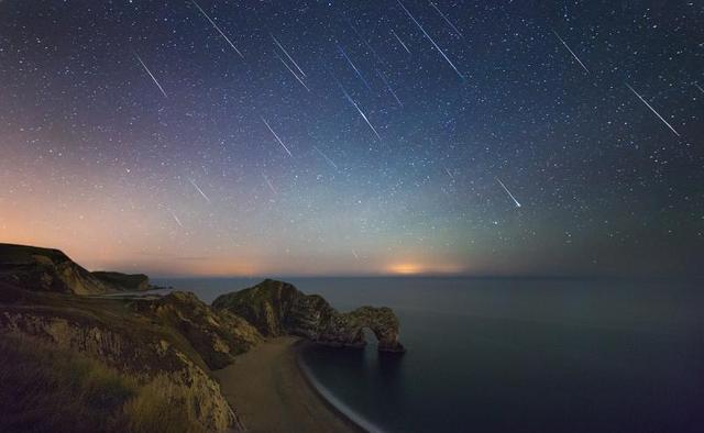 2020年最后一場流星雨22日登場，你會約誰一起看？