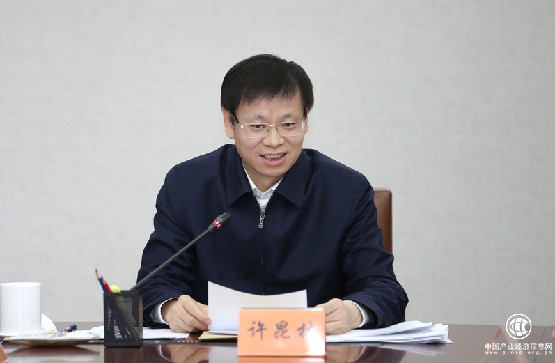 許昆林主持召開市委深改委第八次會議
