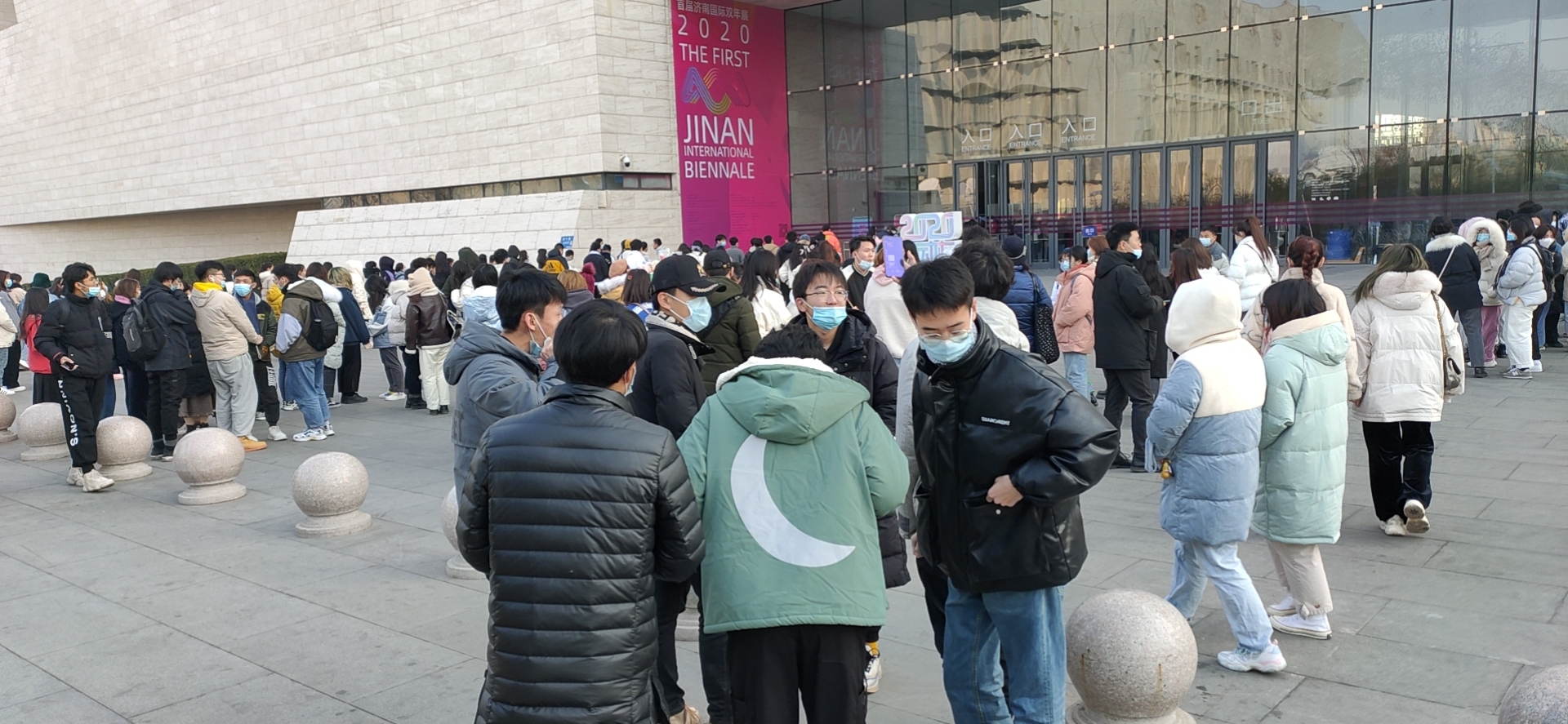單日破萬！山東美術館掀起雙年展觀展熱潮