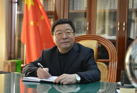 大江流日夜，慷慨歌未央，以古貝春的名義，向社會致敬