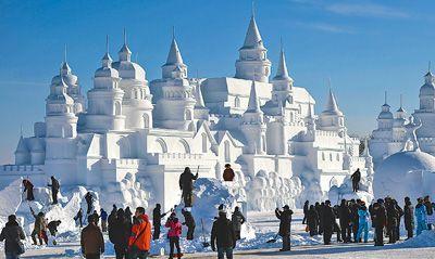 中國各地冰雪游“上新”吸引眾多游客 “滑雪+”點燃“消費熱”