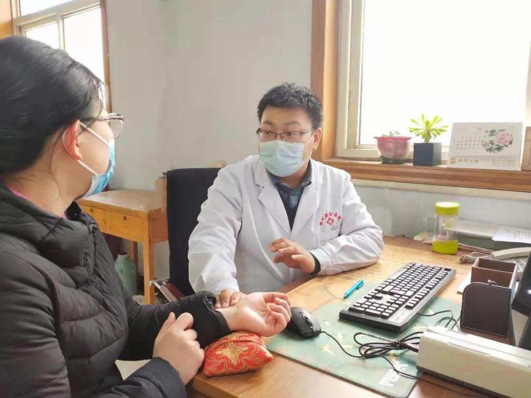 高三男孩因“戰痘”受挫影響學業德州聯合醫院多管齊下解決面子問題