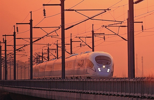 全國鐵路實行新列車運行圖 增開旅客列車325列