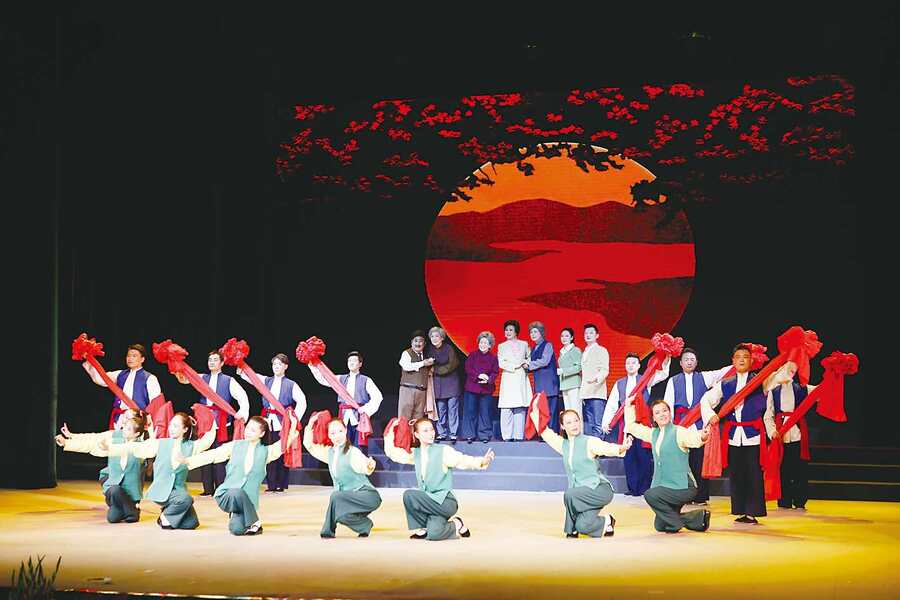 要知道！老百姓只愿對渾身泥點子的人說故事