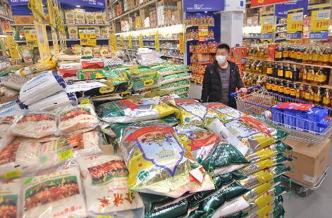 節前市場探物價 供給充足 整體平穩——買肉買菜去 過個好年！