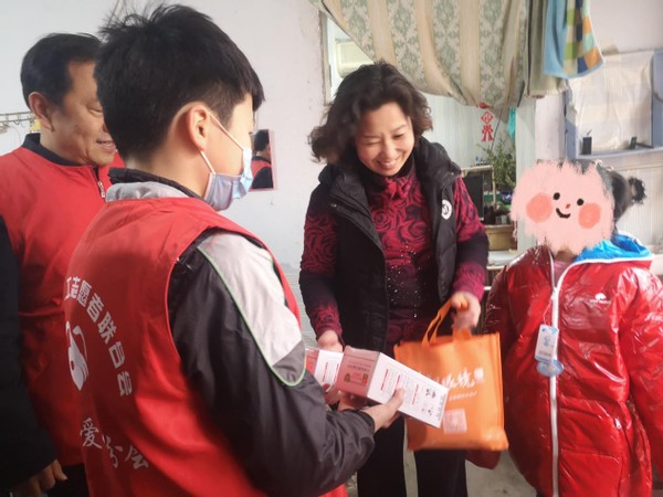 情誼小年 凝聚合力以愛暖城—德州市義工志愿者聯合會攜愛心企業走訪慰問貧困戶