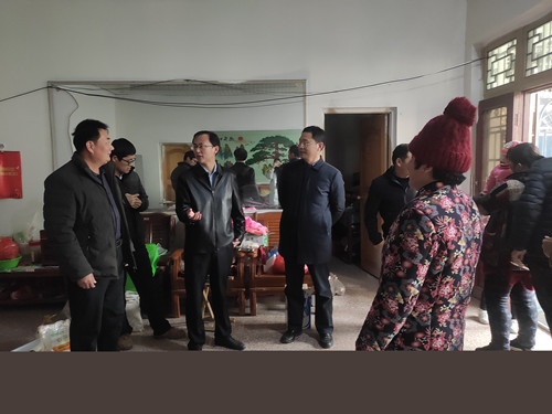 莊塢鎮服務隊開展“希望同行愛心助學”