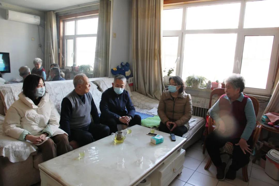 德城區法院春節前夕走訪送溫暖