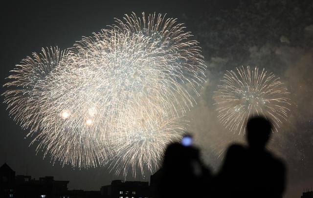 冷光煙花納入煙花爆竹管理！對網上非法銷售進行集中清理整治