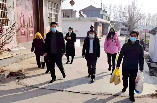 郯城：駐李莊鎮縣人大代表愛心助學行