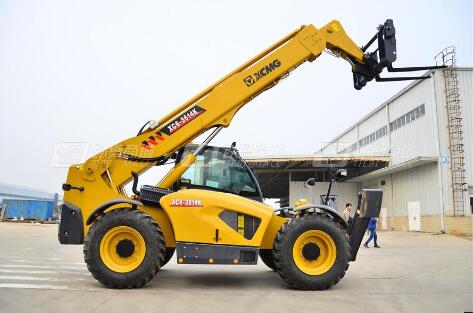 徐工伸縮臂叉裝車批量發往歐洲市場