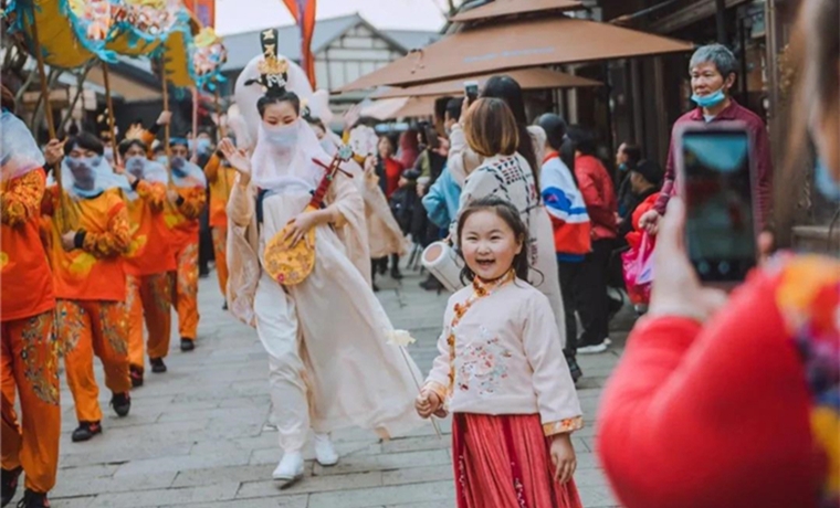 “云游合家歡”，互聯網企業不止于“種草”