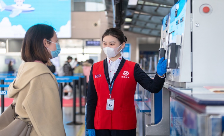 剛柔并濟守好“空中門戶 ”，瞧！青島機場的巾幗力量