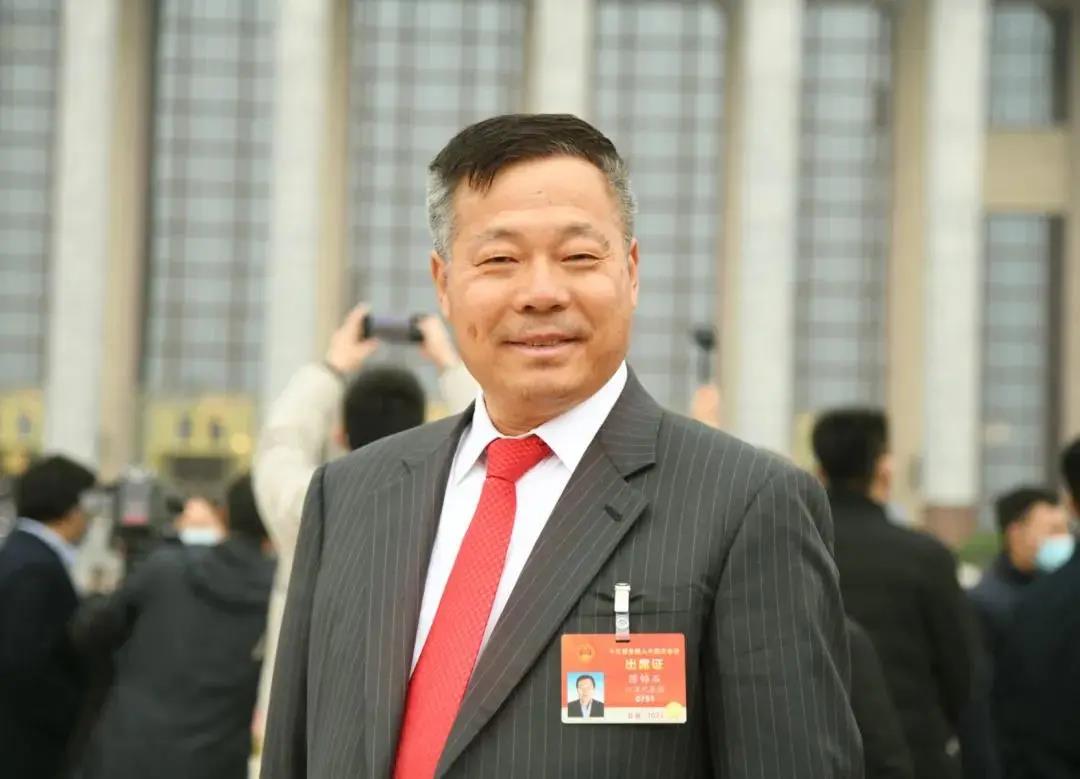 全國人大代表、中南集團董事局主席陳錦石：加大城市群、都市圈和美麗鄉村建設