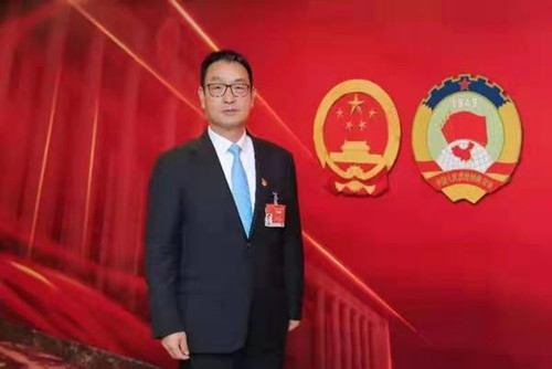 全國人大代表裴春亮：用強化反壟斷監管助力扶貧攻堅