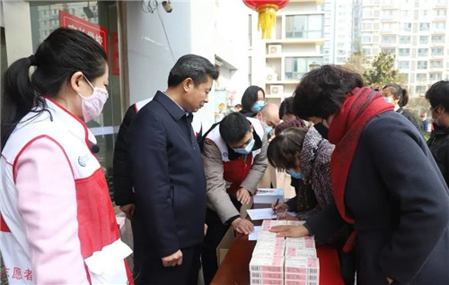 臨沂市紅十字會開展“3·5”學雷鋒日黨員社區“雙報到”志愿服務活動