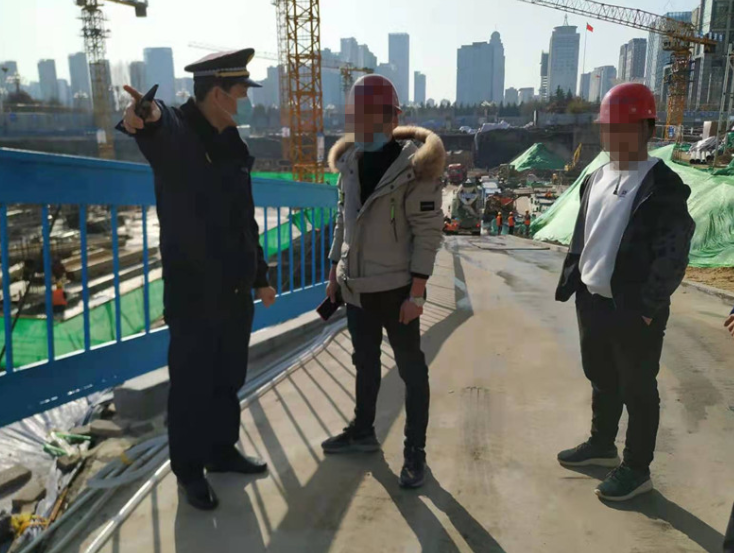 北城一大隊全力做好春季大氣揚塵污染治理