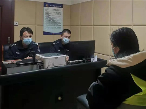 青島一山頭起火，系人為放火…