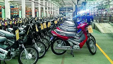 10月我國摩托車產銷量環比明顯下降，同比保持增長