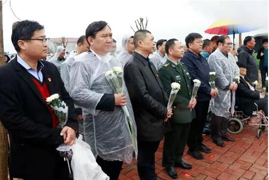 歷史中追悟初心，筑牢紅色陣地——魚臺縣清明祭掃活動走進周堂地道戰遺址