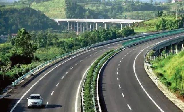 河南省普通干線公路建設已完成全年投資任務