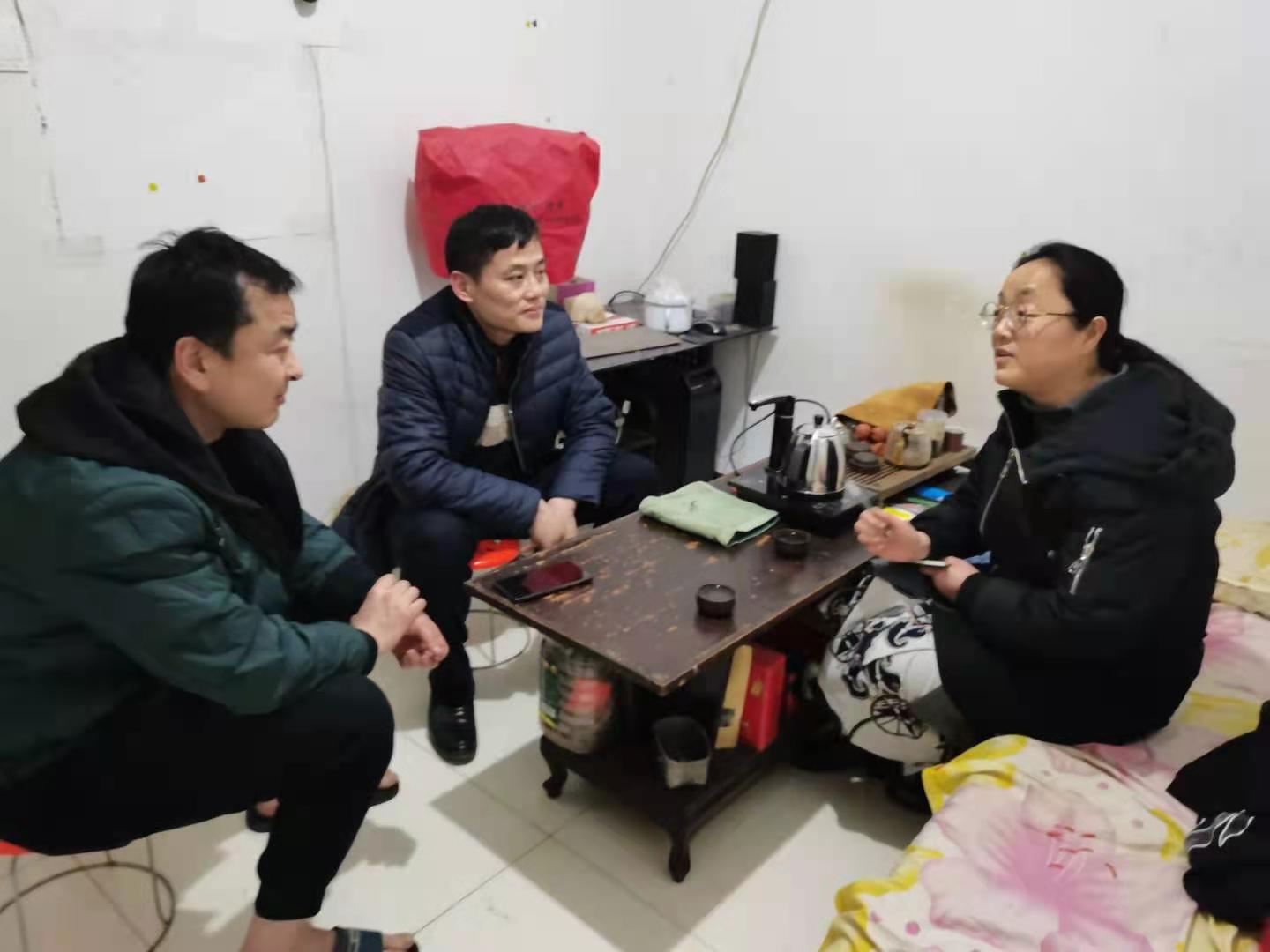 做職工最貼心的人—邱集煤礦工會知心“平姐”幫助職工排憂解難