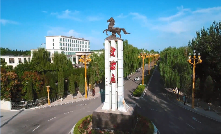 沿著高速看中國| 共同富裕的一面旗幟，賈家莊為什么行？