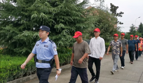 “平安義工”助力集中創建文明城市