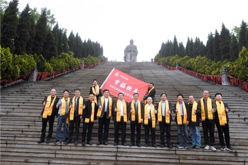 中國性學會“幸福快車”發車，仲景宛西制藥名家進基層走進河南西峽