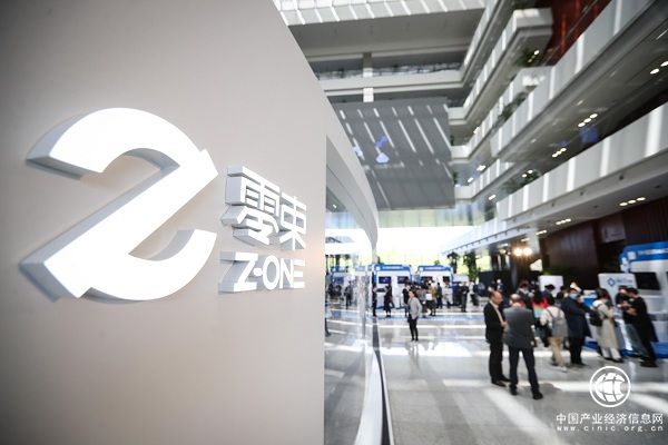 上汽突圍“軟件汽車”，品牌煥新“數智內涵”