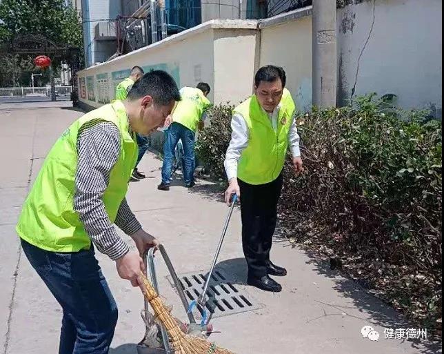 德州市衛生健康委黨組書記、主任常樹風帶隊到網格幫扶社區督導國家文明城市創建和國家衛生城市復審工作