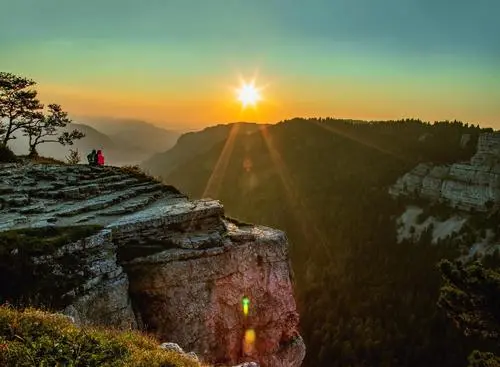 歷經疫情的旅游業，復蘇勢頭正勁