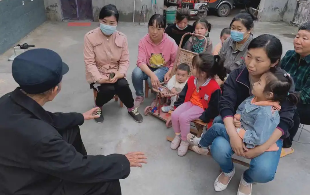 黨史教育進庭院