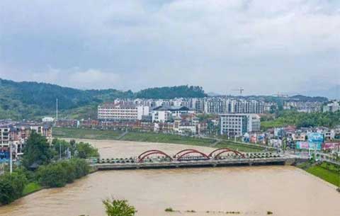 大別山區和沿江江南有暴雨