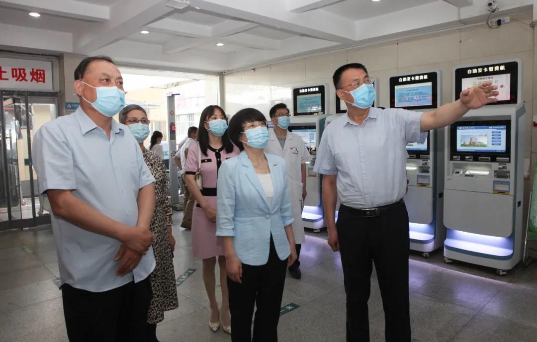 高規格！市人大常委會副主任鐘玲帶隊來德州市立醫院進行專題調研