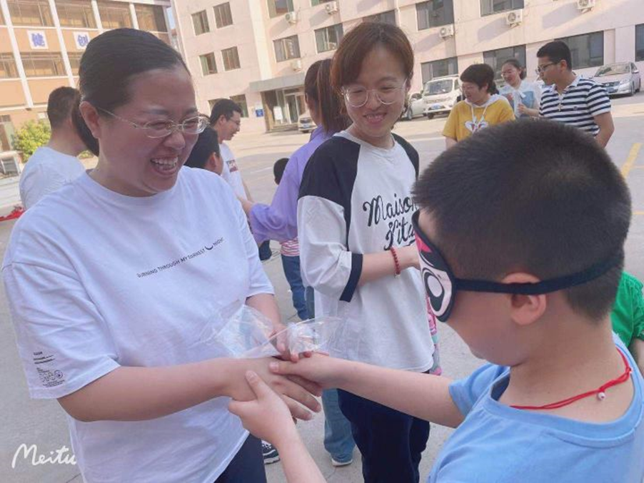 建行德州湖濱支行舉辦慶“六一”親子趣味活動