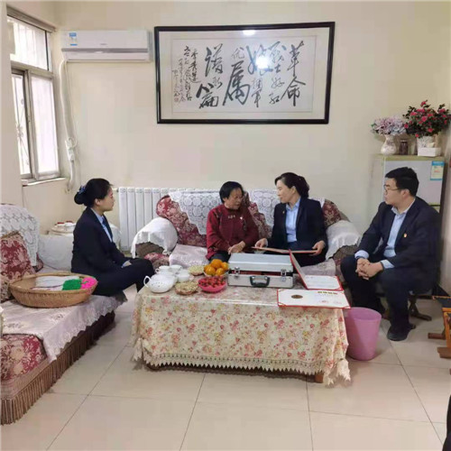 日照銀行臨沂沂南支行黨支部開展“走訪沂蒙新紅嫂，學習紅嫂精神”活動