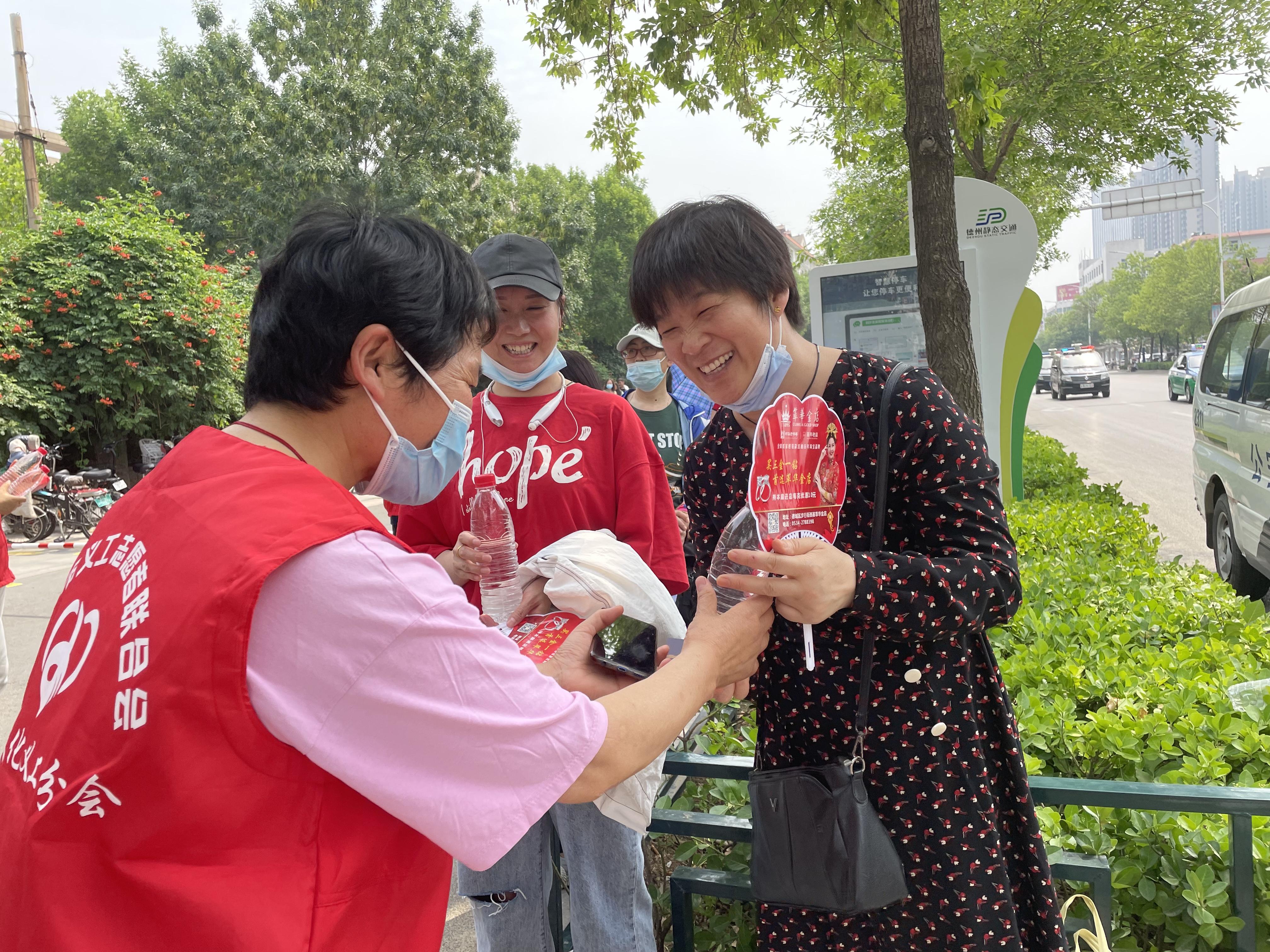 考試進行中，服務一直在！德州市義工志愿者開啟7天護航模式