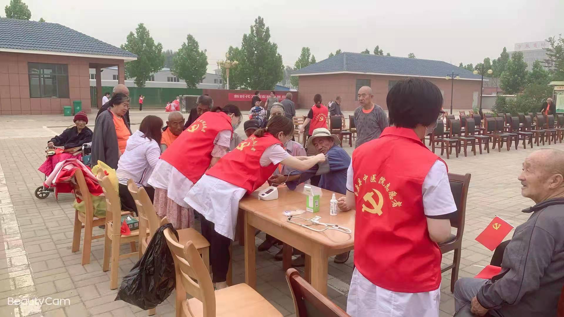 平原縣衛健局開展“中醫藥文化普及推廣”活動