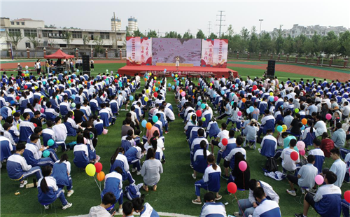 棗莊39中東校區舉行“紅心向黨  逐夢前行”2021年畢業慶典