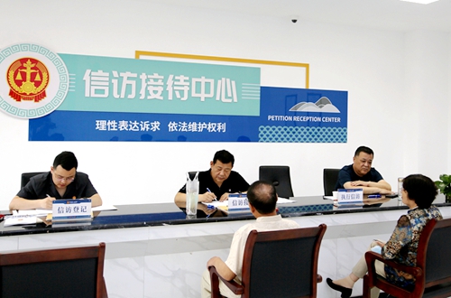 我為群眾辦實事|郯城法院院長王冠龍一日接訪18起現場解紛受好評