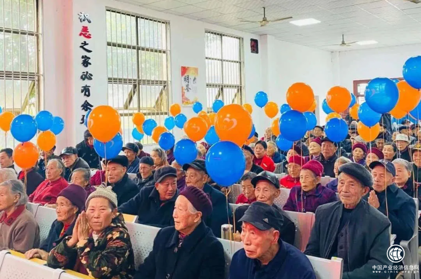 踐行精準扶貧獲“社會扶貧奉獻”獎 鄉村振興領地集團再出發
