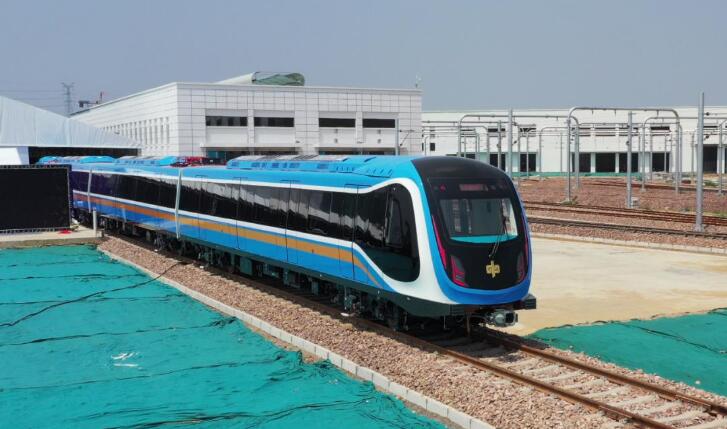 我國首列中國標準地鐵列車下線 引領城軌裝備“標準化