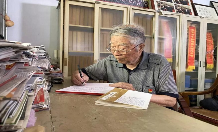 堅守初心使命 傳承紅色基因——記全國優秀共產黨員謝立亭