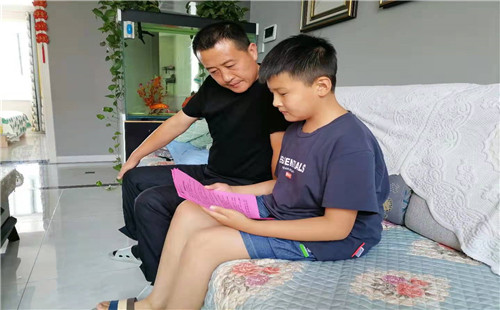 臨城實驗小學開展共讀“薛城區文明有禮二十條”活動