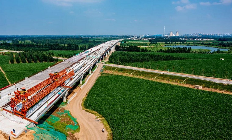 又見“濟寧速度” G327改建工程泗河大橋箱梁架設全部完成，8月底工程完工