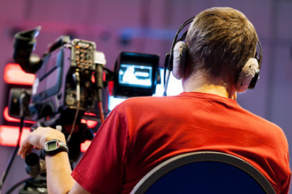  用光影呈現黨的光榮歷史