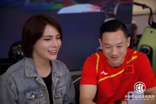 一場賣出3000萬！奧運冠軍楊威聯手辛選主播時大漂亮“助威”奧運季